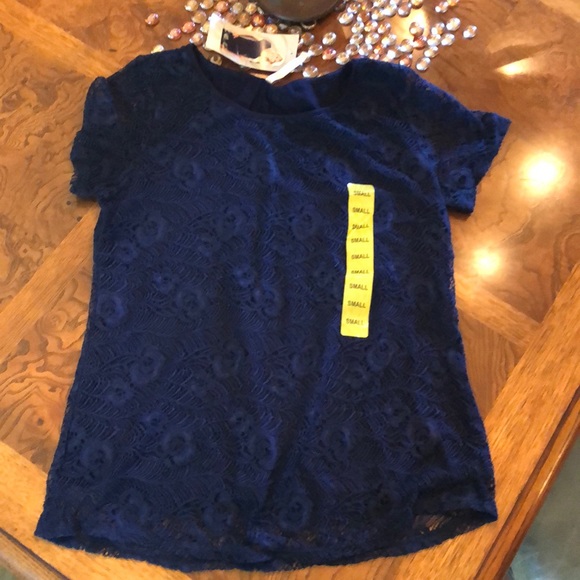 Leo Nicole Flower Lace Top. New with tags - Picture 4 of 8